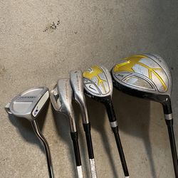 NIKE Junior Golf Club Set ages 9-12 Years Old