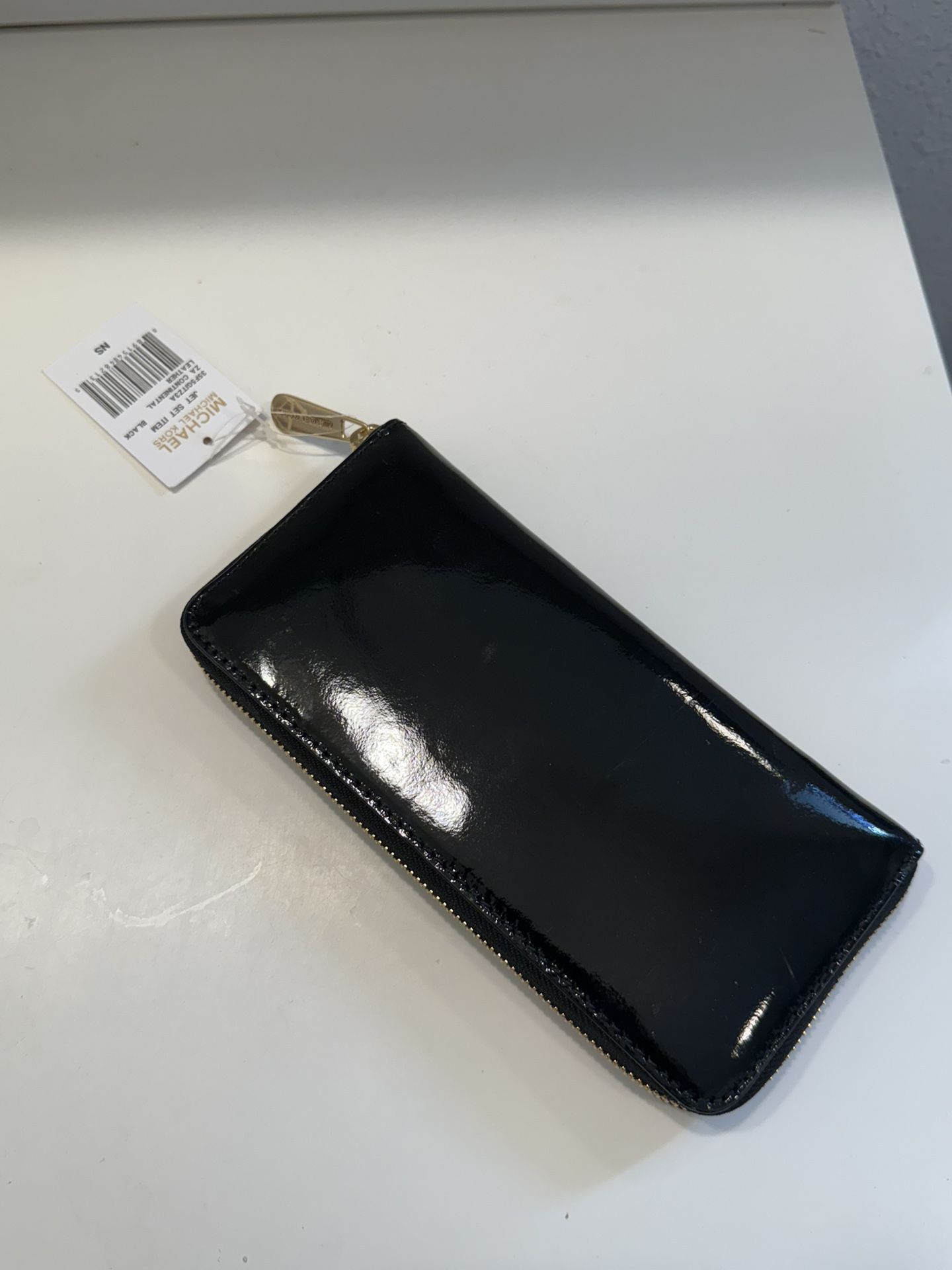 Michael Kors woman’s wallet