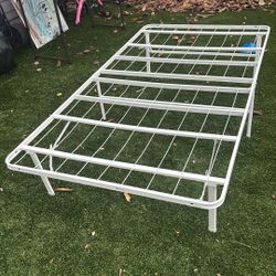 Bed Frame Foldable - Foldable
