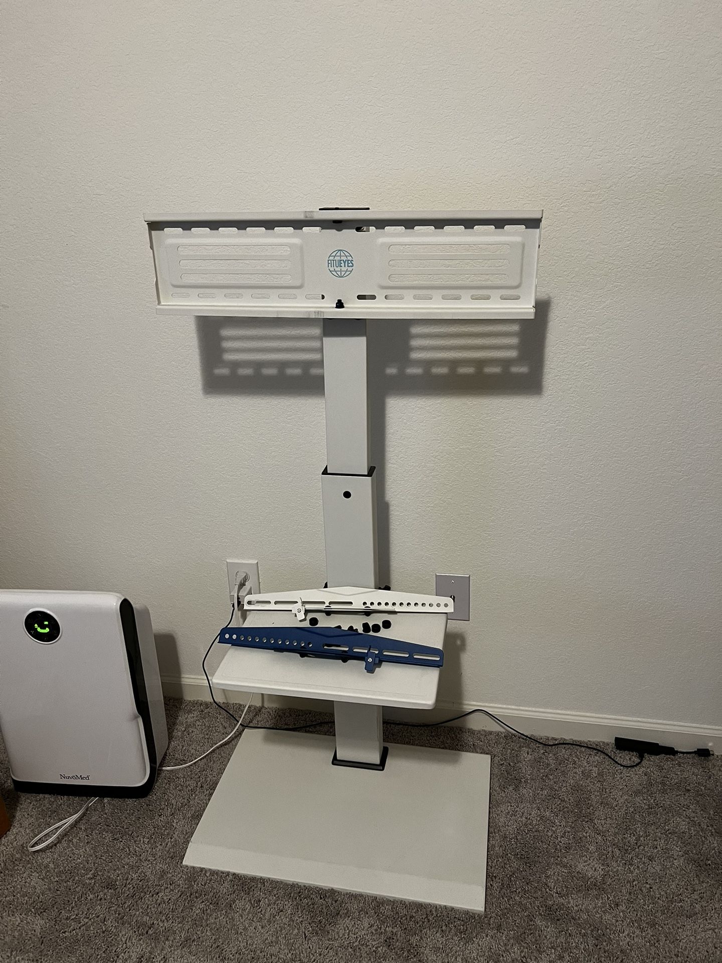 FITUEYES Iron Base Universal Floor TV Stand Swivel Tilt Mount Base for 32-75 Inch TVs Corner TV Stand with Height Adjustable Entertainment Shelves Wir