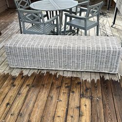 Wicker bench FREE! PENDING PICKUP