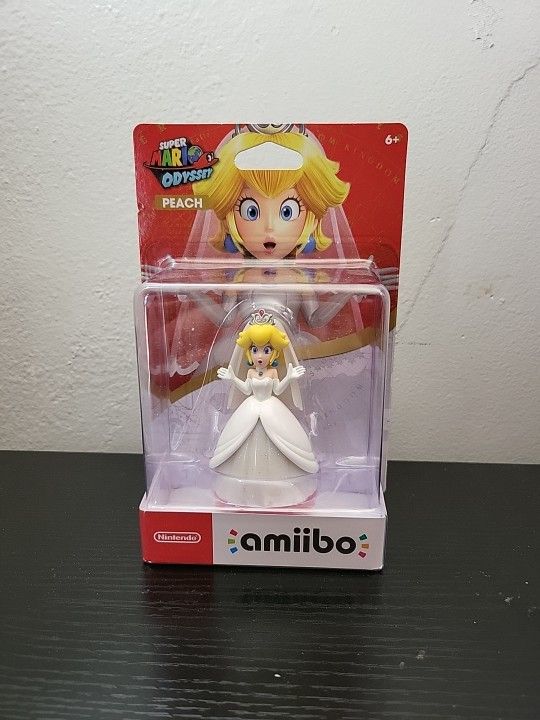 Nintendo Super Mario Odyssey Peach Wedding Outfit Amiibo Figurine NIP