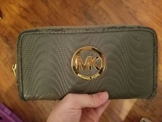 Michael kors wallet