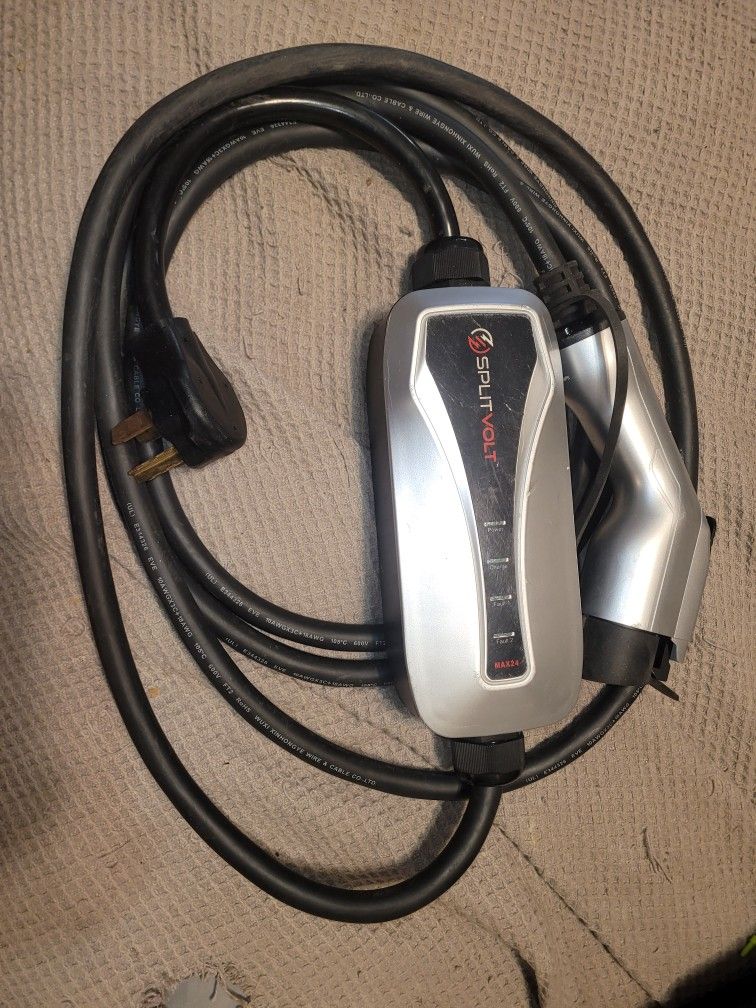 Portable SPLITVOLT EV Level 2 EV Car Charger