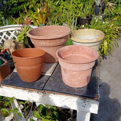 Plastic House Plant Pots Lot Of 4