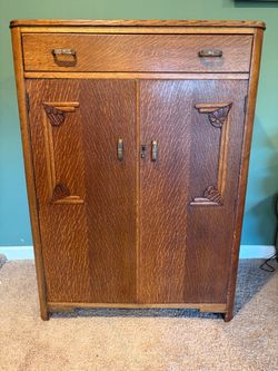 Antique Quarter Sawn Oak Gentleman’s Wardrobe Cabinet