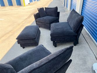 Beautiful indoor furniture set $129
