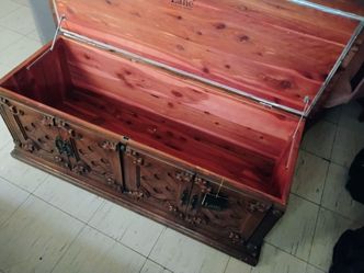 Lane co . Sweet heart cedar chest