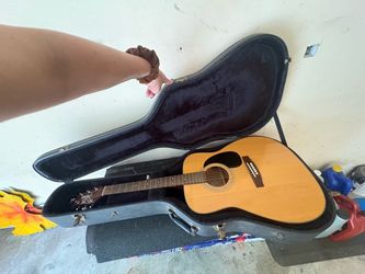 Takamine G Series G240 Acoustic Guitar with Hard Case.