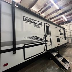 RV - bunk floor plan with great storage barely used