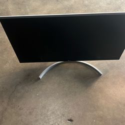 Lg Monitor  27”
