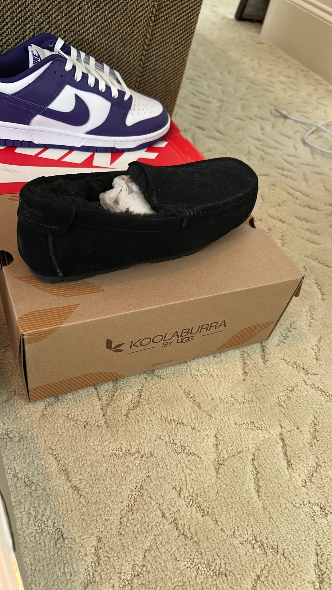 Black Ugg Slippers 