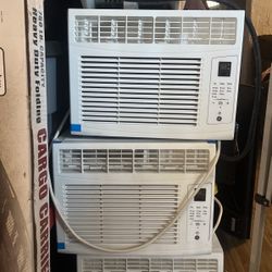 GE appliance Air Conditioner , Used For One Season In Washington! 