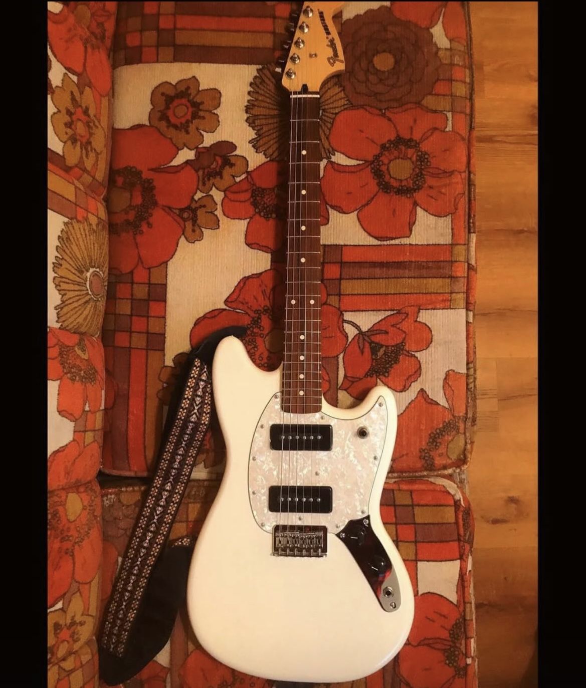 Fender Mustang Electric Guitar White With Pearl Pickguard