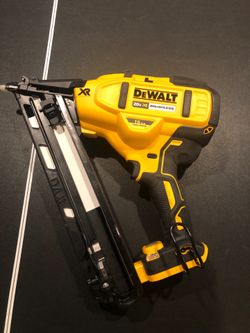 Brand new 20V MAX XR Lithium-Ion Cordless 15-Gauge Angled Finish Nailer (Tool Only)