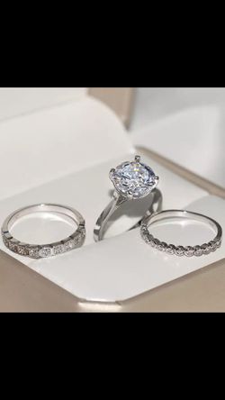 Engagement Ring With Box  Thumbnail