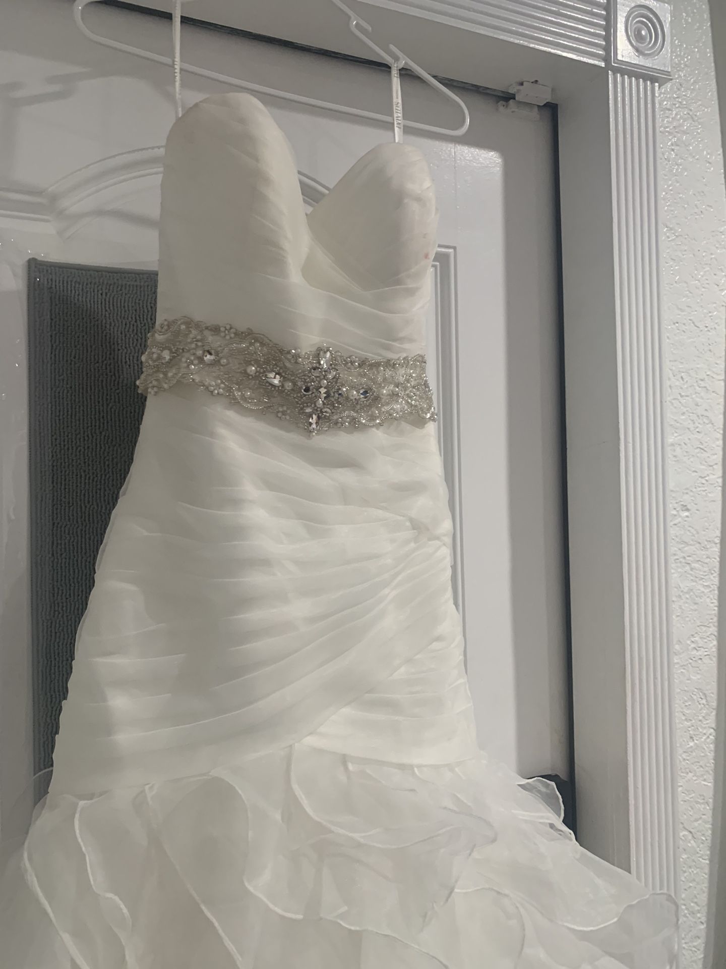 Davids Bridal Wedding Dress Size 6, 8, 10