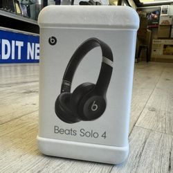 Beats Solo 4 (Take It Home In Payments/ llévatelo a casa en pagos) 