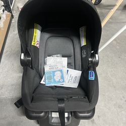 Graco Car SEAT  BRAND NEW !!!