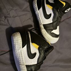Baby Jordan 1s 3c