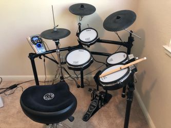 Roland V-Drum TD-15 Drum Set