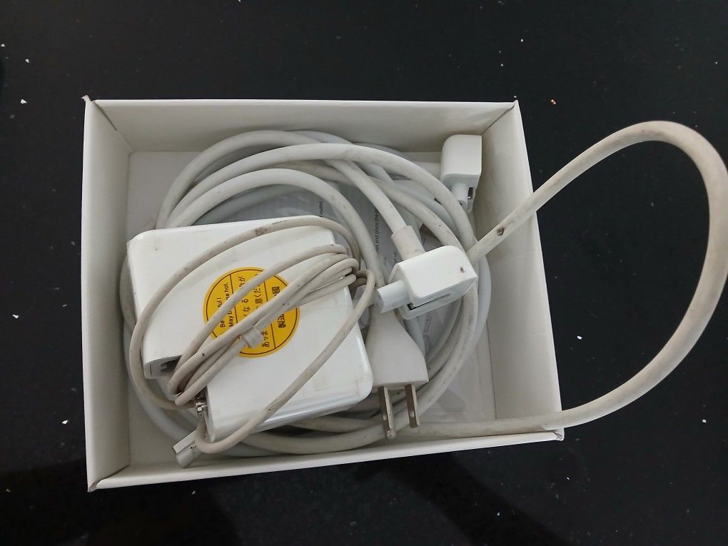 Apple Laptop Adapter