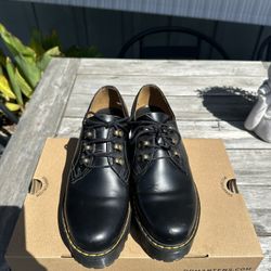 Woman’s Dr Marten Oxford Shoes 