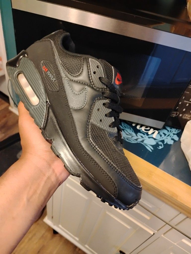 AIRMAX ,90 CUSTOM SIZE 9.5