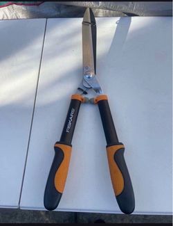 Fiskars Power-Lever Hedge Shears with Soft Grip and