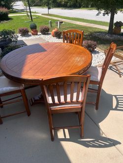 Round Wood Dining Table with 4 Chairs