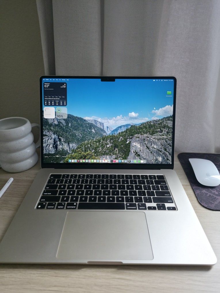 Macbook Air (256GB, 15", 2024 M3 model)