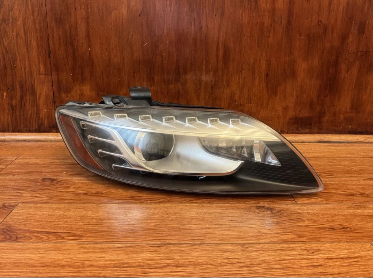 OEM 2010-2015 Audi Q7 Right Passenger Side Xenon HID Headlight Non-AFS Complete
