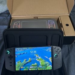 Lenovo Legion Go Z1 Extreme with Dock Station