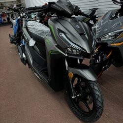 Brand New Italica 150cc Matrix Gas Scooter