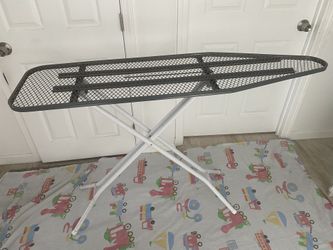 Ironing table