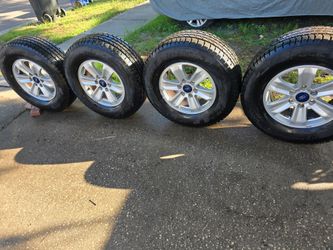 Ford Expedition or F150 6 Lug OEM 17 inch Rims and Tires like new