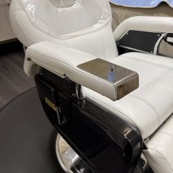 Salon Chair/barber Chair Electric Recliner Very Heavy Duty In Really Good Condition 