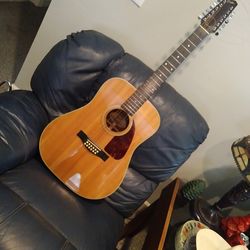 FENDER. 12. STRING. MOD. F. 330  12 IN PERFECT CONDITION MADE  AROUND 1985. AS GOOD AS THEY GET MAN