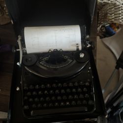 Working Antique Typewriter