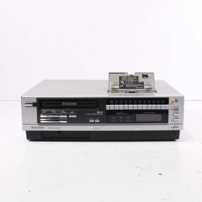 Sanyo VCR-4900 Betacord Beta Hi-Fi VCR 2-Head Recorder (1983)