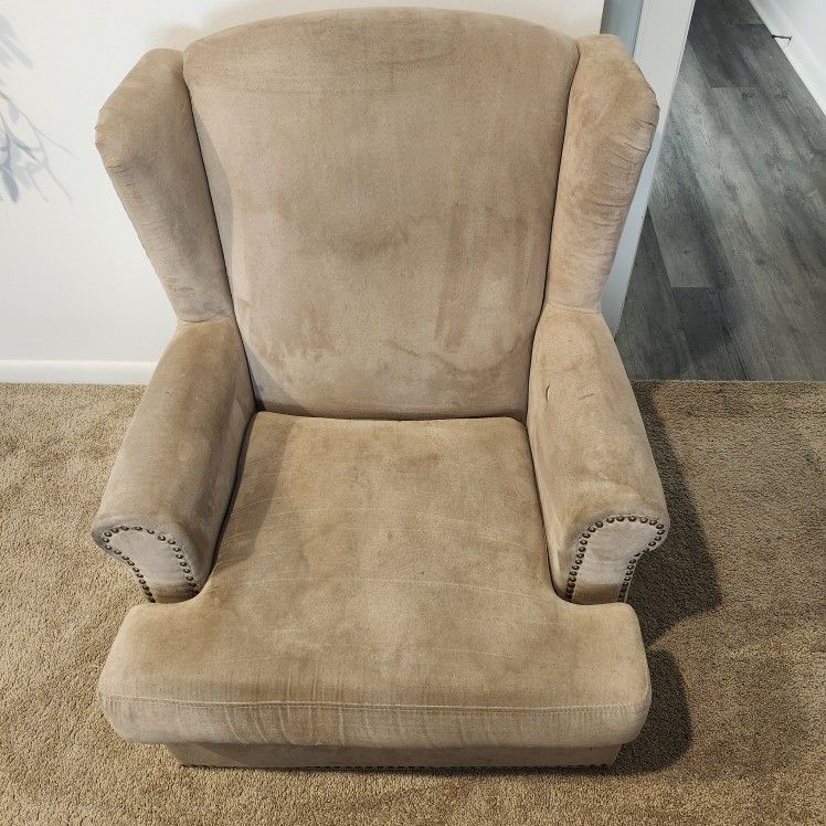 Beige Armchair 29×32×33