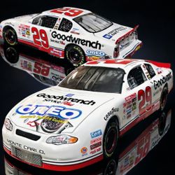 Kevin Harvick #29 Goodwrench Oreo 2001 Monte Carlo 1:24 Action NASCAR Diecast