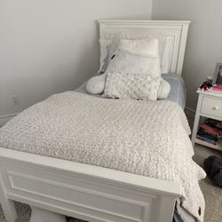 Pottery Barn Kids “Fillmore” Twin Bed