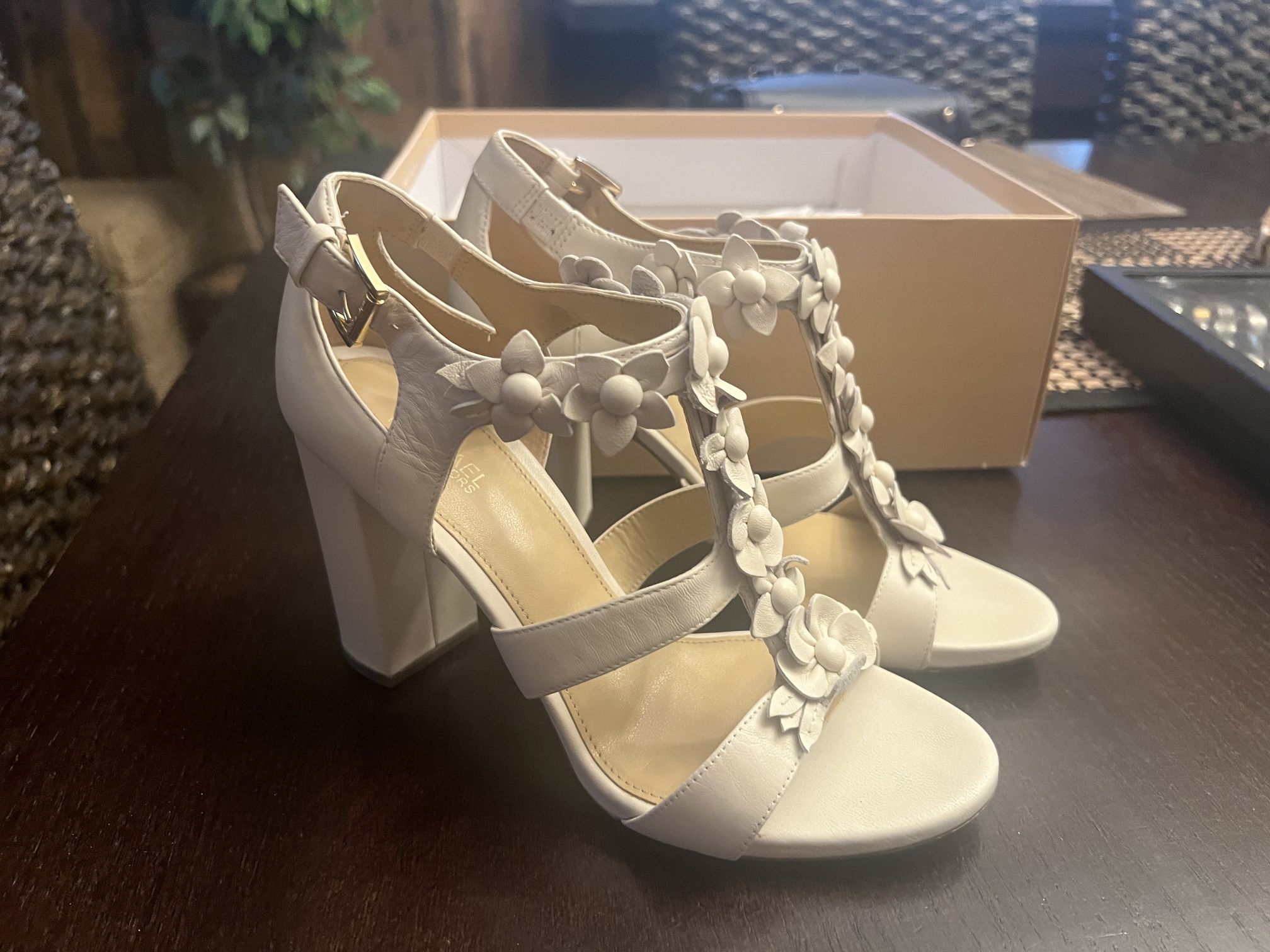 MICHAEL Kors Tricia Block-Heel Floral TStrap Sandal Ecru 6.5