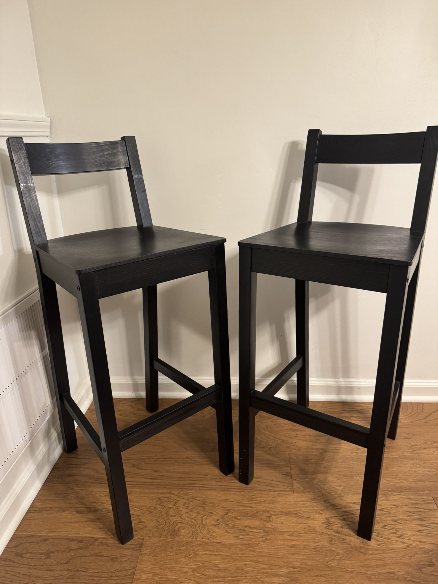 2 ikea Barstools