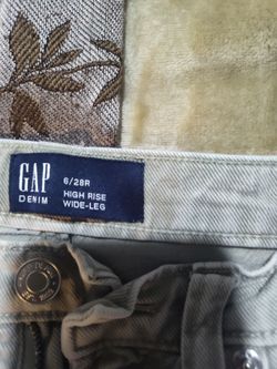 Gap jeans size 6/28r wide leg high rise