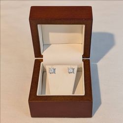 14kt White Gold And VS2 Natural Diamond Stud Earrings Princess Cut