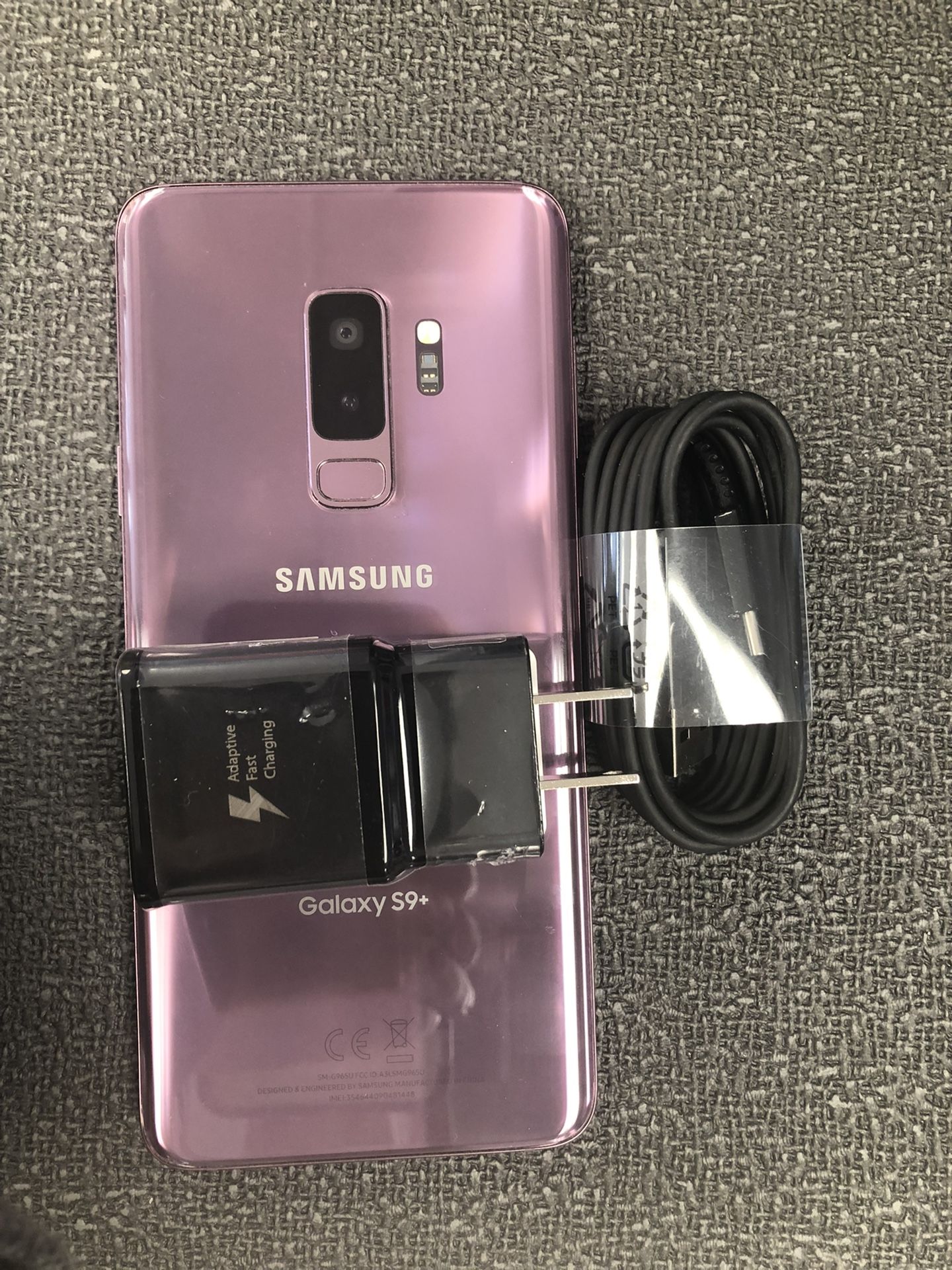 Samsung galaxy s9 plus (64gb) unlocked , sold with store warranty 