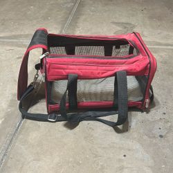 Pet Traveling Carrier