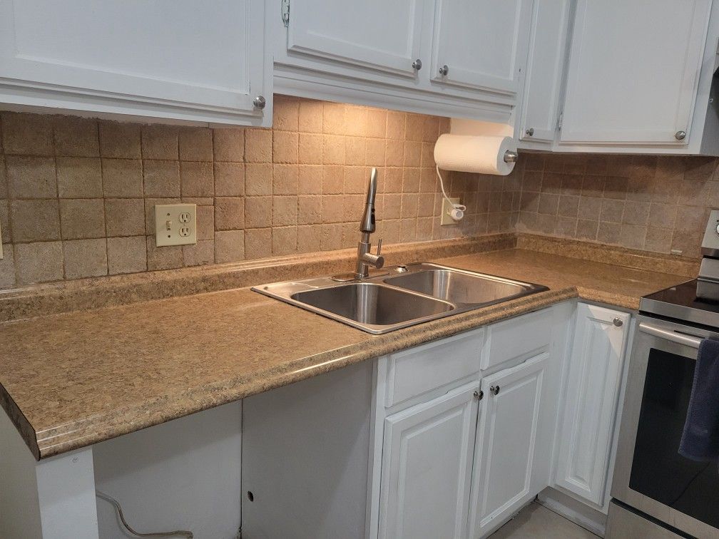 Laminate Countertop Kitchen for Sale in Jacksonville, FL OfferUp